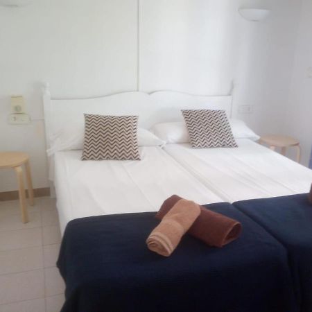 Apartamentos Playa Park Brisas Son Xoriguer Калан-Бош Экстерьер фото