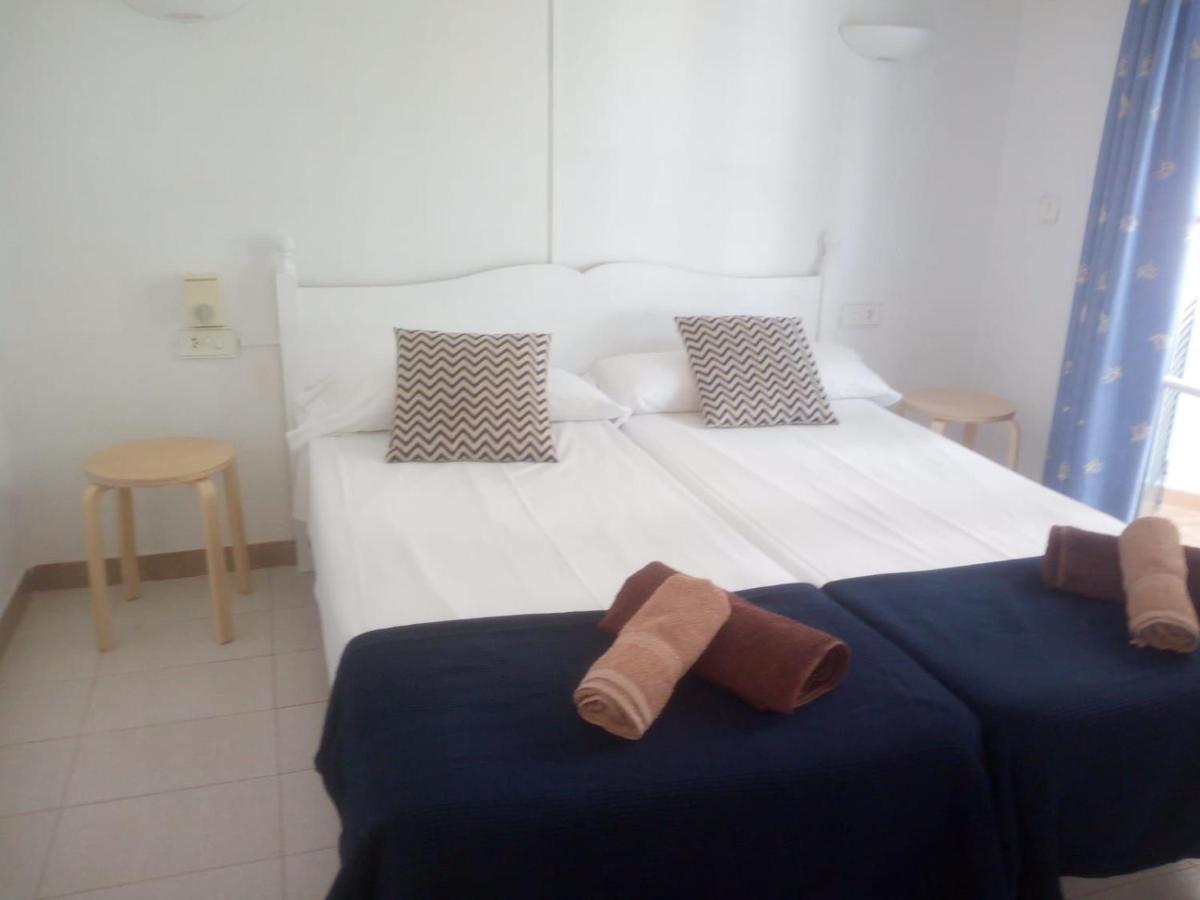 Apartamentos Playa Park Brisas Son Xoriguer Калан-Бош Экстерьер фото